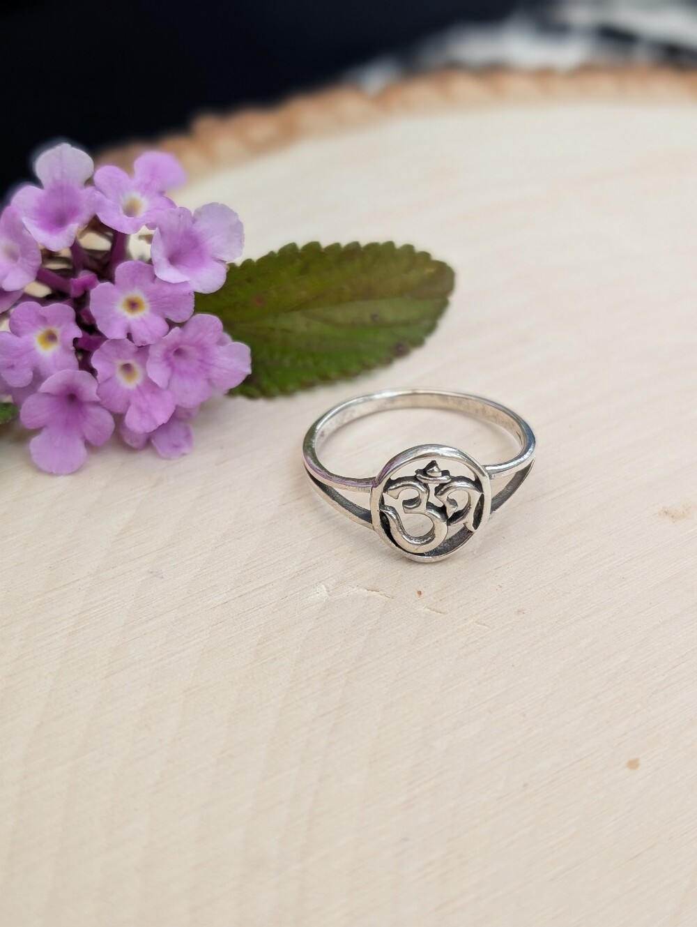Om Beautiful Sterling Silver Ring Boho ohm design .925 NEW 8